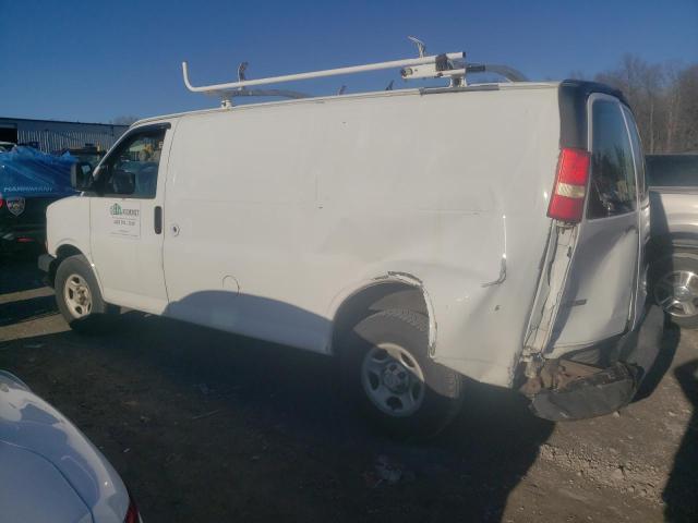 1GCFG15XX71217173 - 2007 CHEVROLET EXPRESS G1 WHITE photo 2