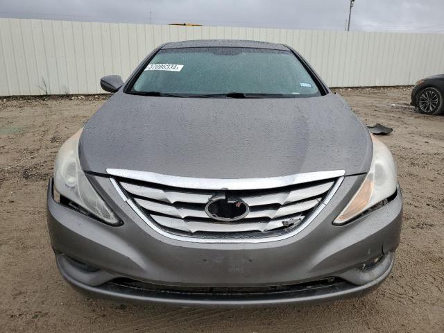 5NPEC4AC0DH608624 - 2013 HYUNDAI SONATA SE GRAY photo 5