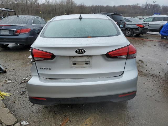 3KPFK4A79JE275317 - 2018 KIA FORTE LX WHITE photo 6