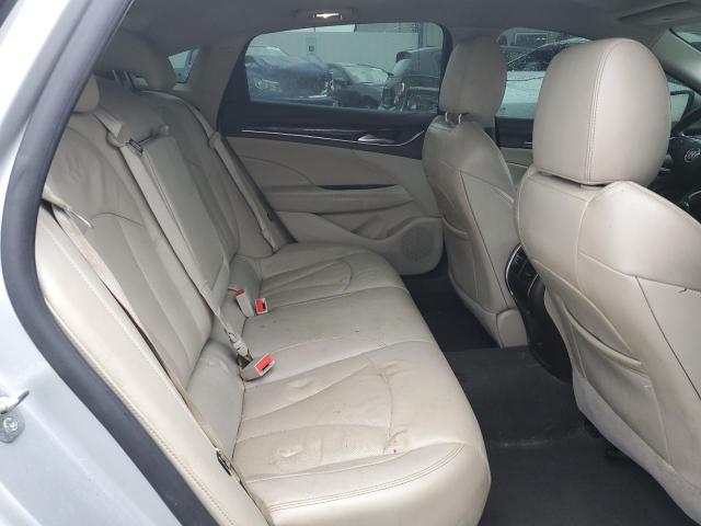 1G4ZP5SS2HU149783 - 2017 BUICK LACROSSE ESSENCE ვერცხლისფერი ფოტო 10