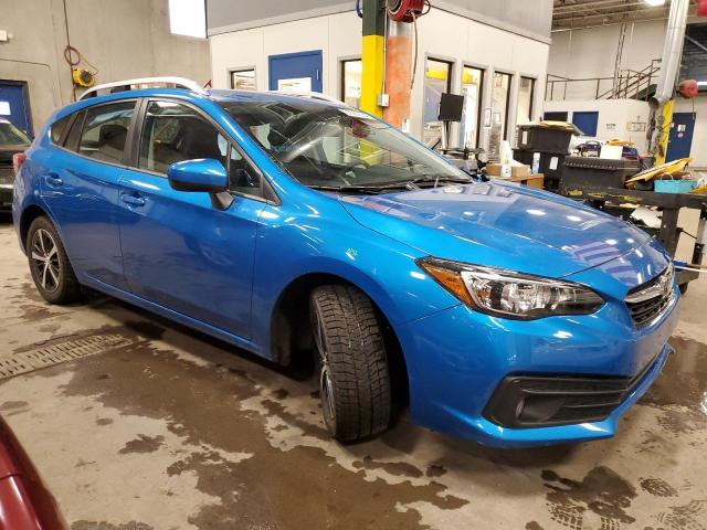 4S3GTAV69N3724588 - 2022 SUBARU IMPREZA PREMIUM BLUE photo 4