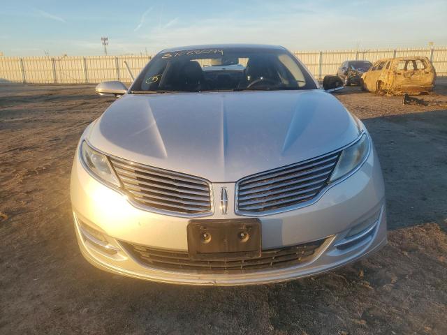 3LN6L2G9XDR804616 - 2013 LINCOLN MKZ SILVER photo 5