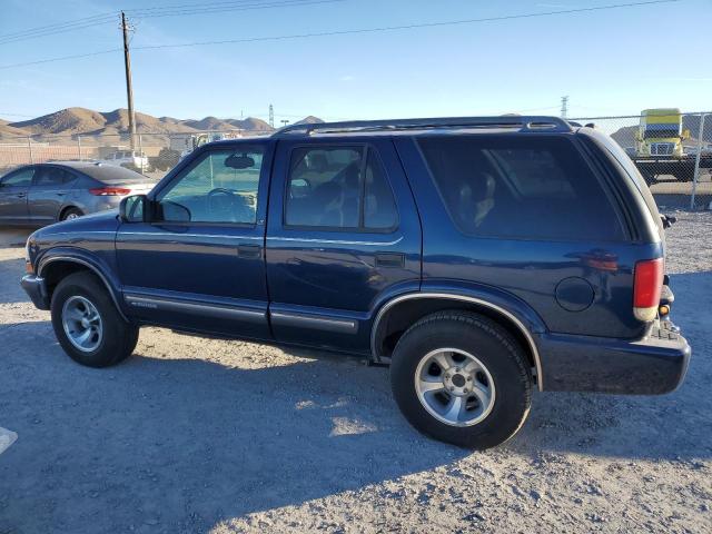 1GNCS13W2Y2357491 - 2000 CHEVROLET BLAZER BLUE photo 2