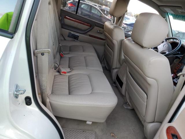 JTJHT00W913502517 - 2001 LEXUS LX 470 WHITE photo 11