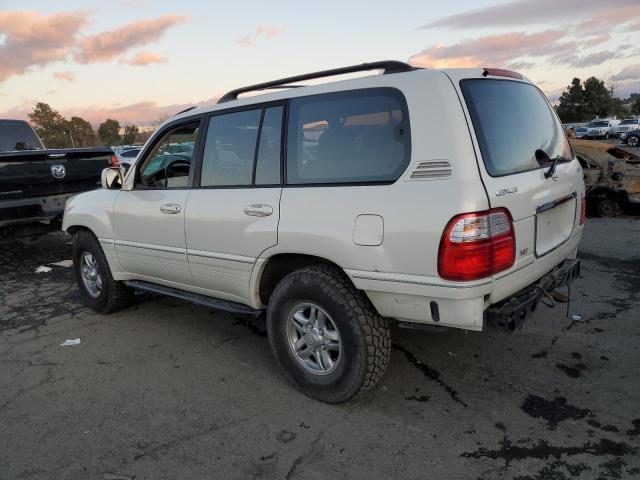 JTJHT00W913502517 - 2001 LEXUS LX 470 WHITE photo 2