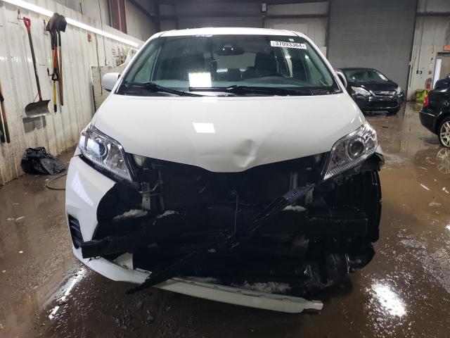 5TDKZ3DC4KS003598 - 2019 TOYOTA SIENNA LE WHITE photo 5