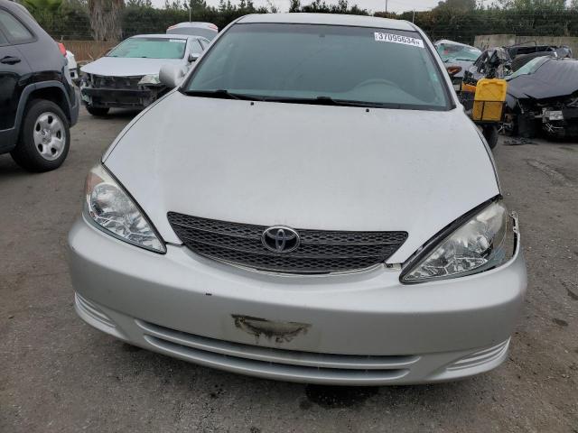 4T1BE32K04U370529 - 2004 TOYOTA CAMRY LE SILVER photo 5