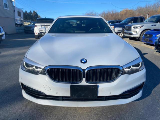 WBAJA7C53JWA74027 - 2018 BMW 530 XI WHITE photo 5