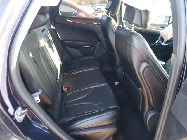 5LMTJ3DH1HUL45370 - 2017 LINCOLN MKC RESERVE BLUE photo 11