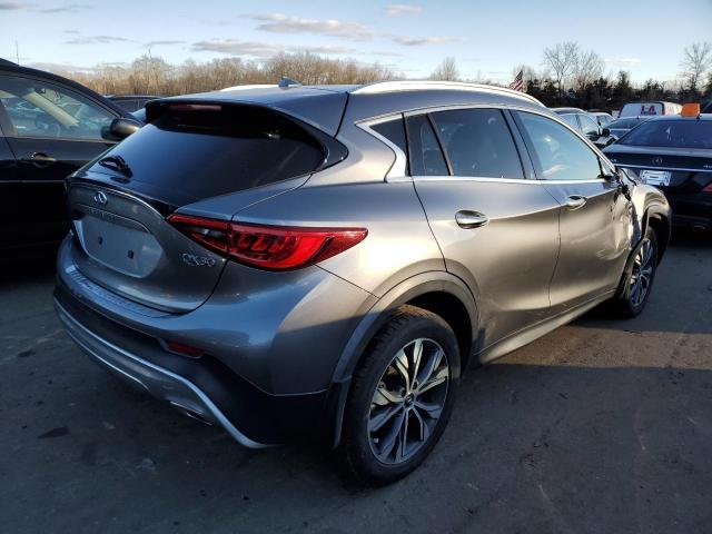 SJKCH5CR8HA023882 - 2017 INFINITI QX30 BASE GRAY photo 3