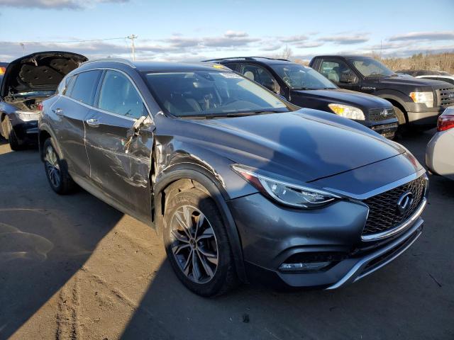 SJKCH5CR8HA023882 - 2017 INFINITI QX30 BASE GRAY photo 4