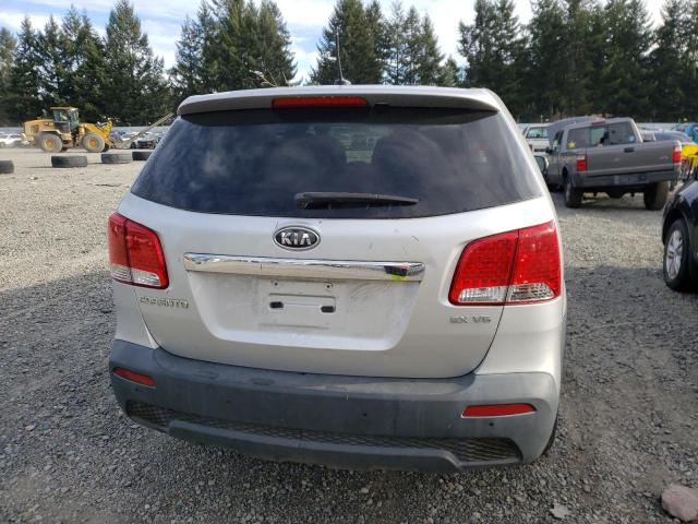 5XYKUDA24BG003470 - 2011 KIA SORENTO EX SILVER photo 6