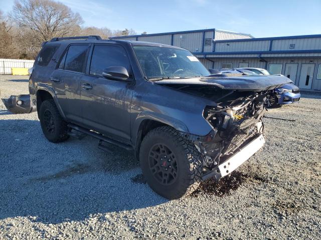 JTERU5JR0N6038883 - 2022 TOYOTA 4RUNNER SR5 PREMIUM GRAY photo 4