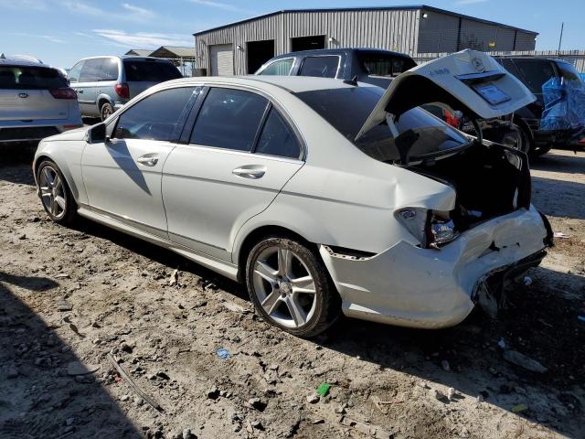 WDDGF5EB8BR184791 - 2011 MERCEDES-BENZ C-CLASS C3 300 WHITE photo 2