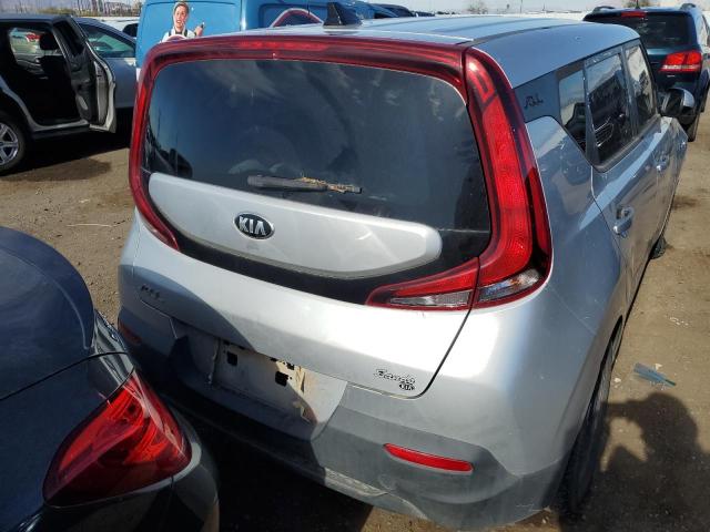 KNDJ23AU1L7734899 - 2020 KIA SOUL LX SILVER photo 6