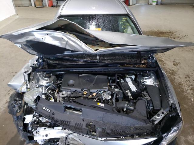 4T1C11AK3NU700932 - 2022 TOYOTA CAMRY LE SILVER photo 11