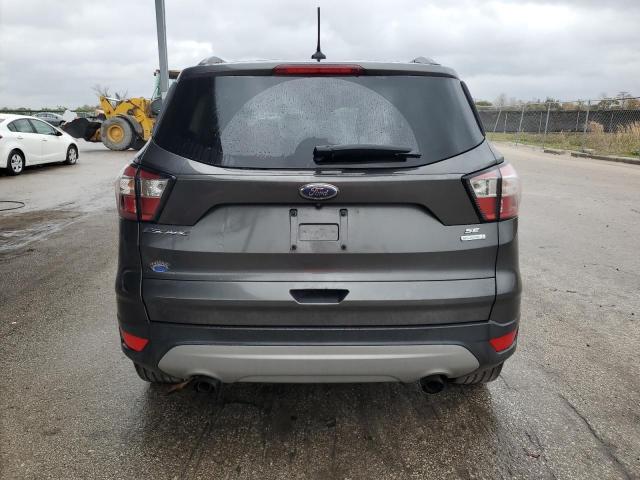 1FMCU0GDXJUA60898 - 2018 FORD ESCAPE SE GRAY photo 6