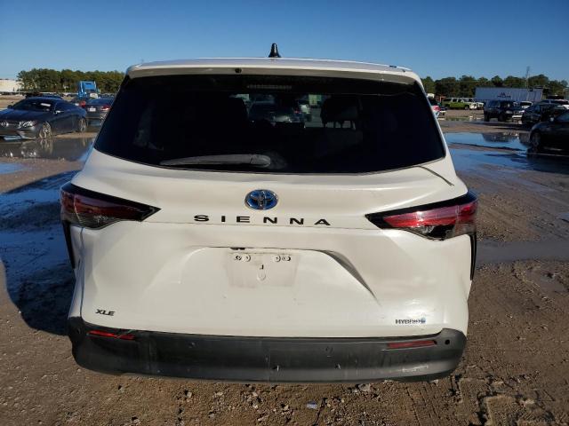 5TDYRKEC4MS017457 - 2021 TOYOTA SIENNA XLE WHITE photo 6