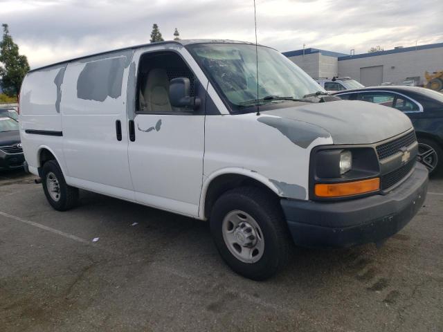 1GCGG25V871194405 - 2007 CHEVROLET EXPRESS G2 WHITE photo 4