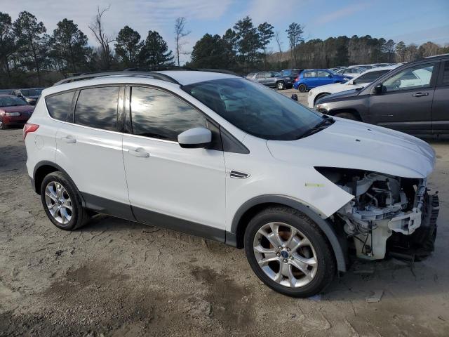 1FMCU0GX7DUB97389 - 2013 FORD ESCAPE SE WHITE photo 4