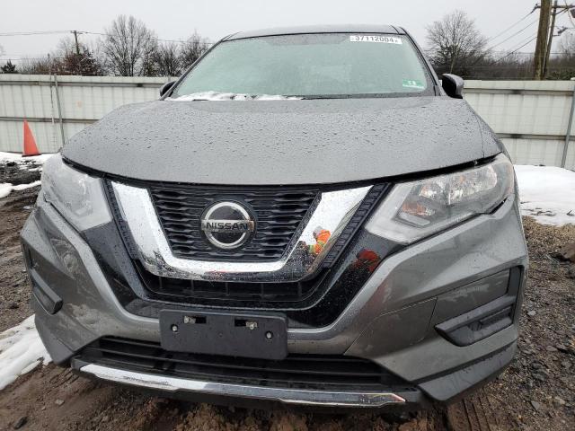 KNMAT2MV5JP546718 - 2018 NISSAN ROGUE S GRAY photo 5