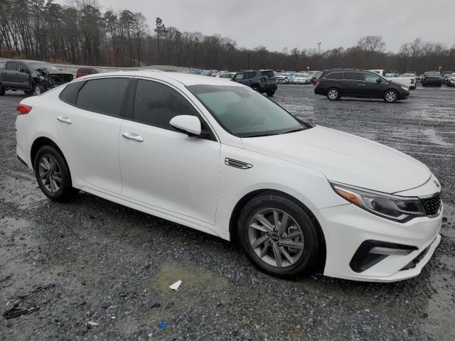 5XXGT4L39LG445147 - 2020 KIA OPTIMA LX WHITE photo 4