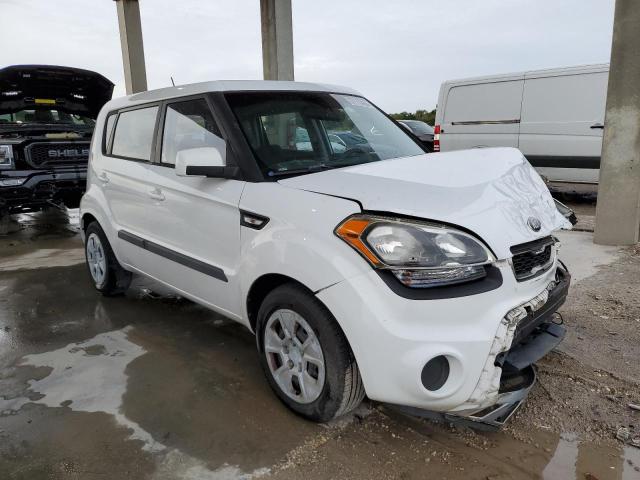 KNDJT2A5XD7757907 - 2013 KIA SOUL WHITE photo 4