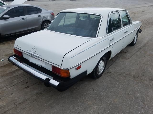 11511712056233 - 1975 MERCEDES-BENZ 240 D  photo 4