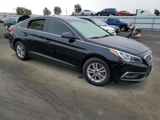 5NPE24AF8HH555089 - 2017 HYUNDAI SONATA SE BLACK photo 4