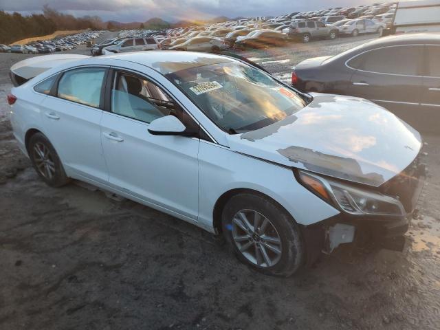 5NPE24AF9FH086818 - 2015 HYUNDAI SONATA SE WHITE photo 4