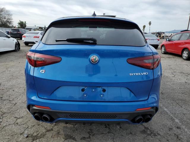 ZASFAKEV7J7C24454 - 2018 ALFA ROMEO STELVIO QUADRIFOGLIO BLUE photo 6