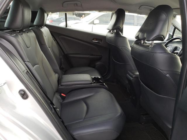 JTDKARFP7J3101079 - 2018 TOYOTA PRIUS PRIM Silber Foto 10