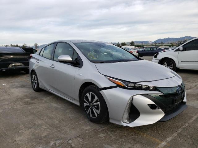 JTDKARFP7J3101079 - 2018 TOYOTA PRIUS PRIM Silber Foto 4