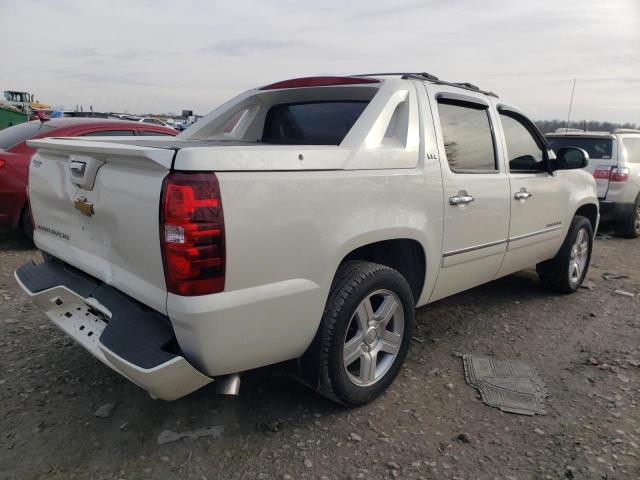 3GNTKGE76CG192618 - 2012 CHEVROLET AVALANCHE LTZ WHITE photo 3