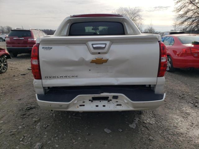 3GNTKGE76CG192618 - 2012 CHEVROLET AVALANCHE LTZ WHITE photo 6