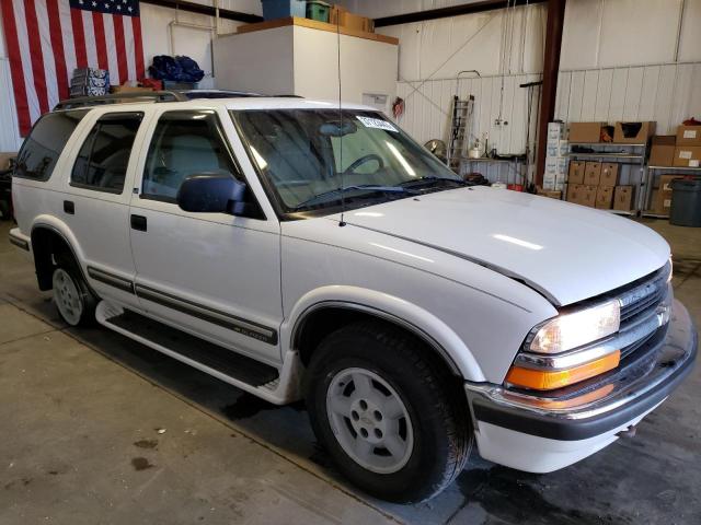 1GNDT13W0X2125889 - 1999 CHEVROLET BLAZER WHITE photo 4