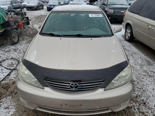 4T1BE32K25U042692 - 2005 TOYOTA CAMRY LE TAN photo 5