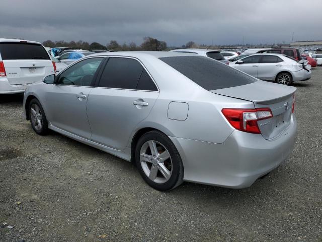 4T1BF1FK2DU245138 - 2013 TOYOTA CAMRY L SILVER photo 2