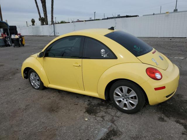 3VWPG3AG7AM013184 - 2010 VOLKSWAGEN NEW BEETLE YELLOW photo 2