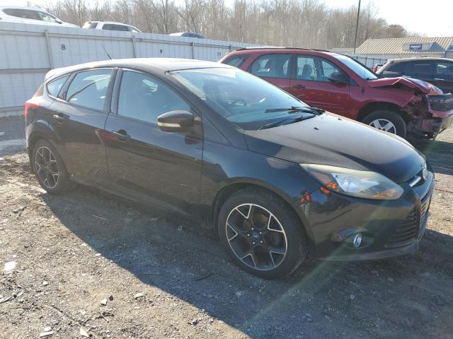 1FADP3K26DL186425 - 2013 FORD FOCUS SE BLACK photo 4