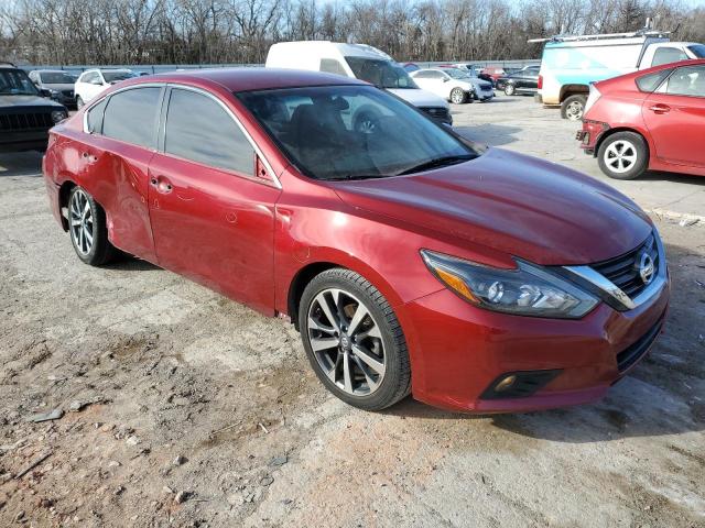 1N4AL3AP4HC233789 - 2017 NISSAN ALTIMA 2.5 RED photo 4