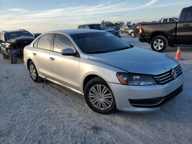 1VWAT7A36FC049706 - 2015 VOLKSWAGEN PASSAT S SILVER photo 4