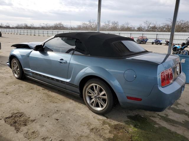 1ZVFT84N655221504 - 2005 FORD MUSTANG BLUE photo 2