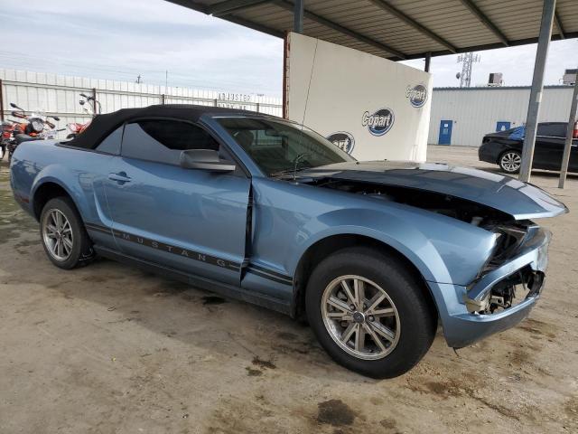 1ZVFT84N655221504 - 2005 FORD MUSTANG BLUE photo 4