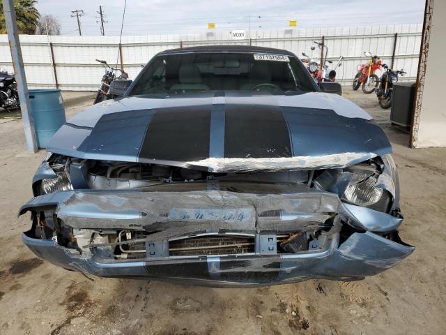 1ZVFT84N655221504 - 2005 FORD MUSTANG BLUE photo 5