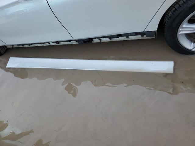 WBA3C3C5XEF983297 - 2014 BMW 320 I XDRI 白色 照片 12