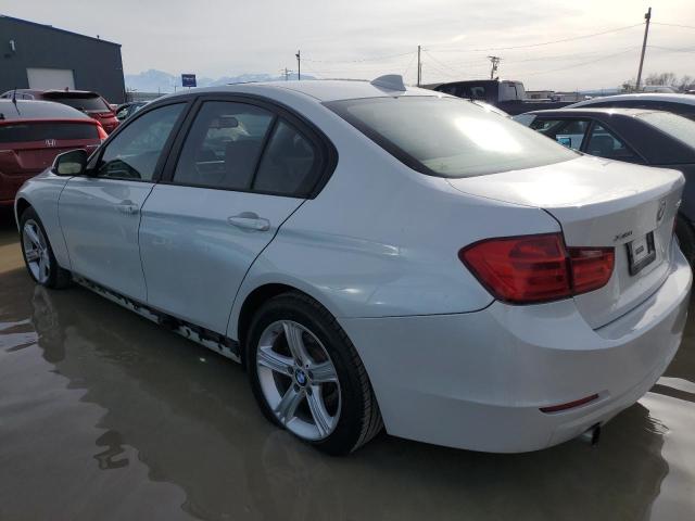 WBA3C3C5XEF983297 - 2014 BMW 320 I XDRI WHITE photo 2