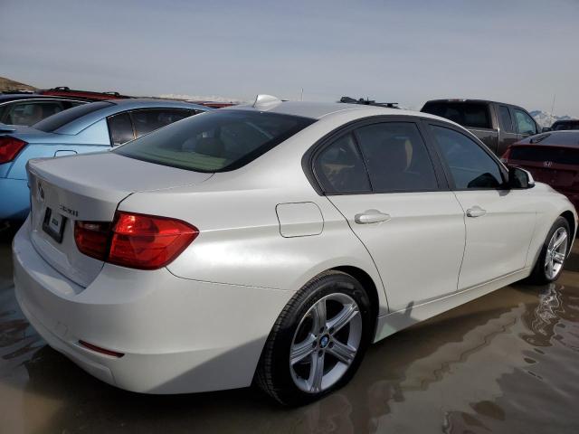 WBA3C3C5XEF983297 - 2014 BMW 320 I XDRI 白色 照片 3