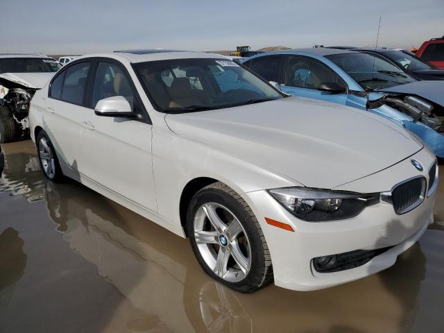 WBA3C3C5XEF983297 - 2014 BMW 320 I XDRI 白色 照片 4