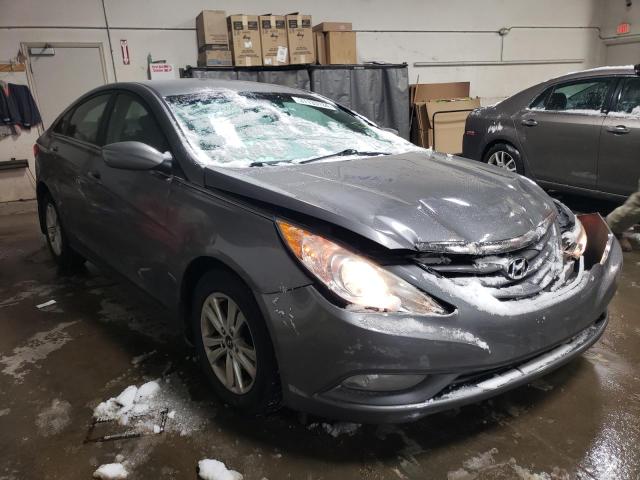 5NPEB4AC3DH556411 - 2013 HYUNDAI SONATA GLS GRAY photo 4